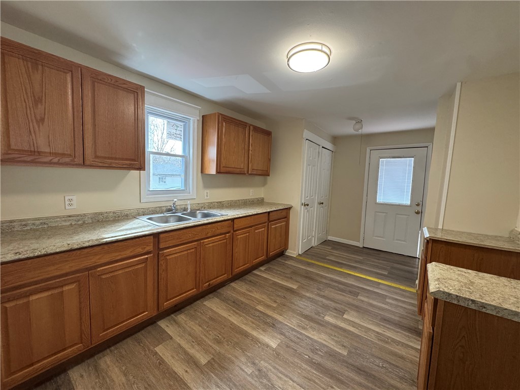 541 Birr Street Rochester, NY 14613 - Photo 3 of 19