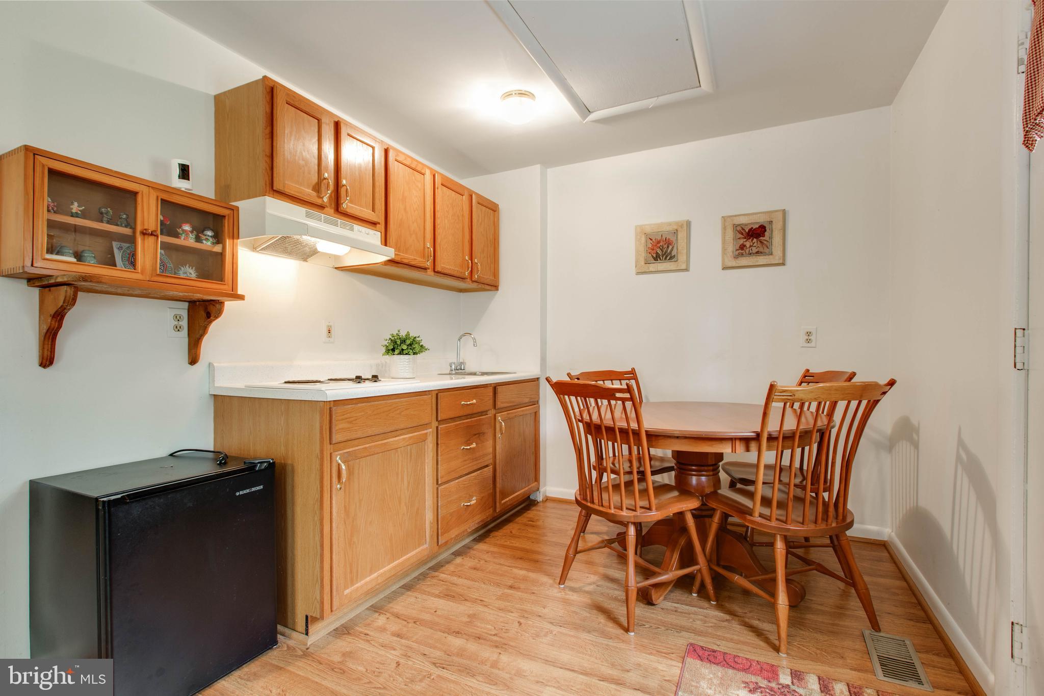 5519 Woodbine Road Sykesville, MD 21784 - Photo 37 of 69 owner's in law-suite kitchen
