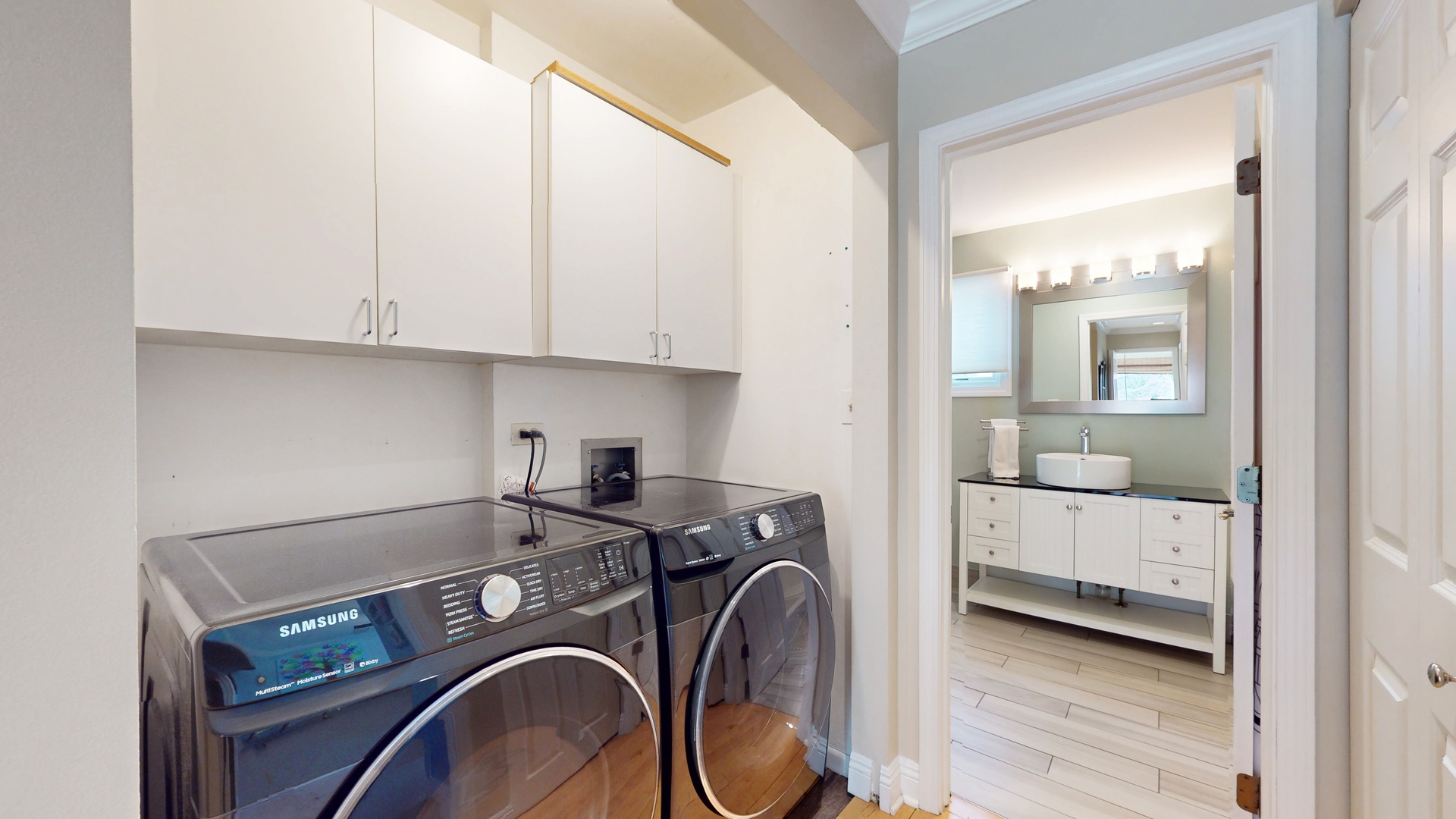 804 South Morgan Street Chicago, IL 60607 - Photo 21 of 32 a utility room with dryer and washer
