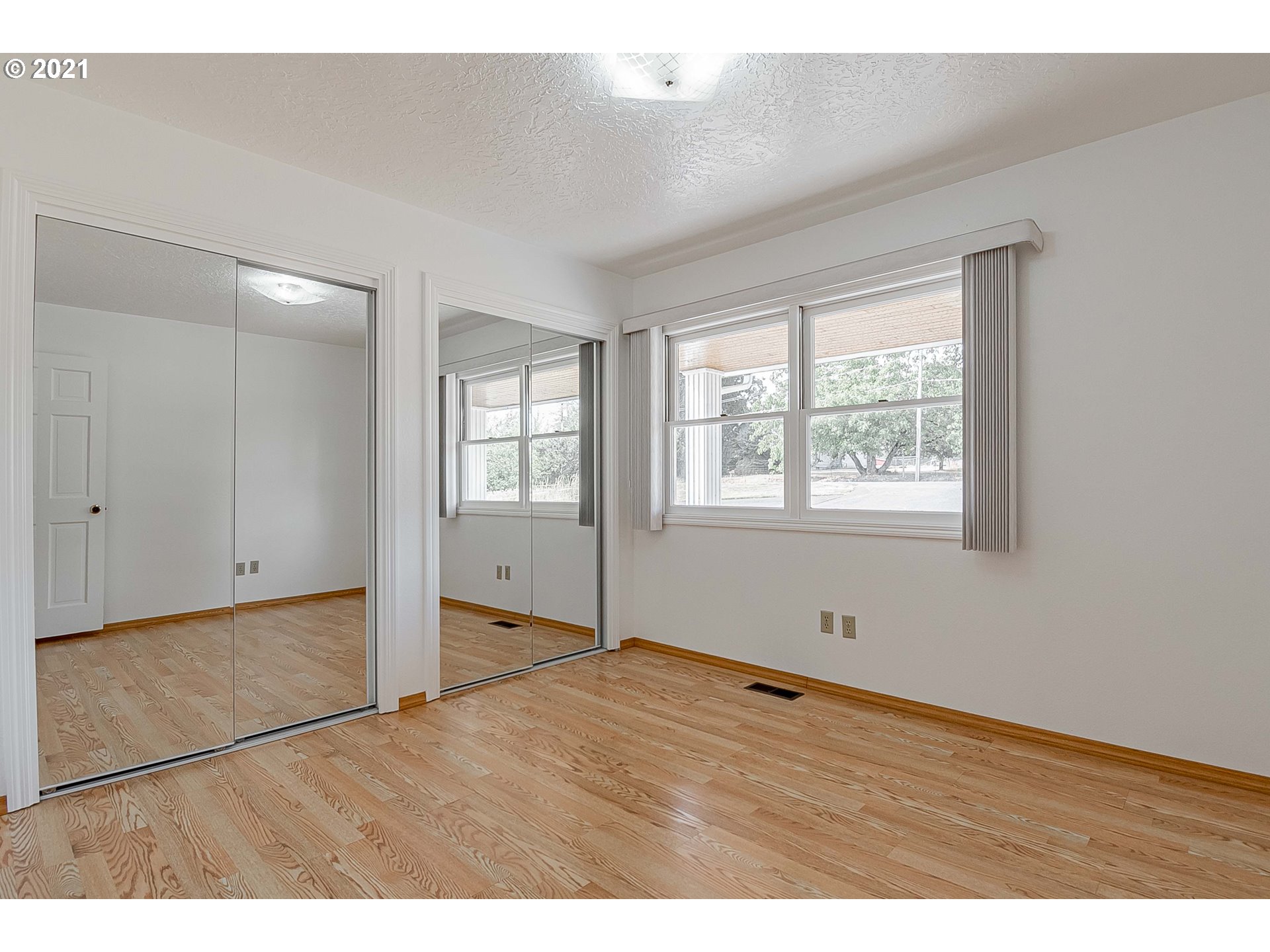 25020 Southeast Rugg Road Damascus, OR 97089 - Photo 11 of 32 Gallery Image 11