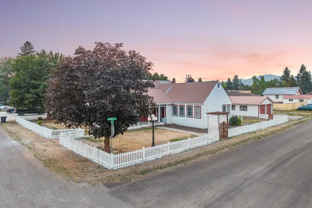 $398,000 | 602 West King Avenue, Chewelah, WA 99109