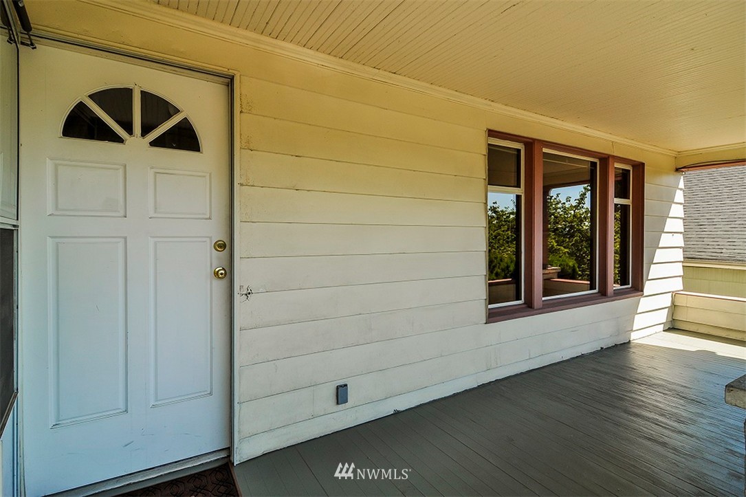 930 North 76th Street Seattle, WA 98103 - Photo 2 of 24
