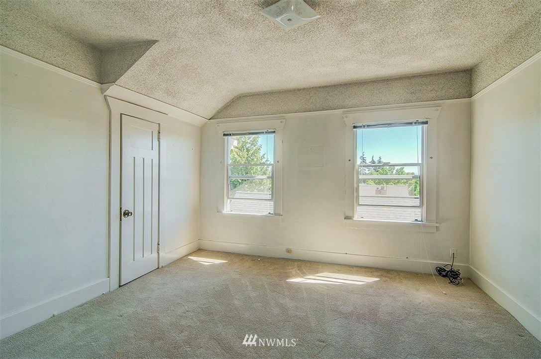 930 North 76th Street Seattle, WA 98103 - Photo 17 of 24