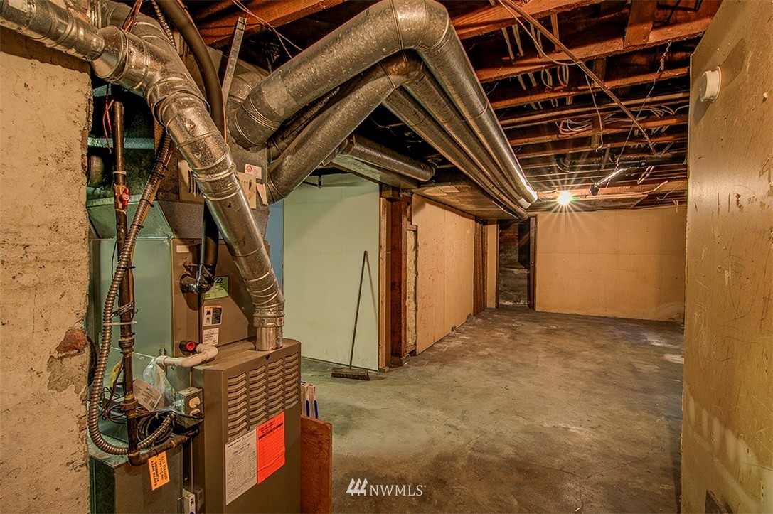930 North 76th Street Seattle, WA 98103 - Photo 19 of 24