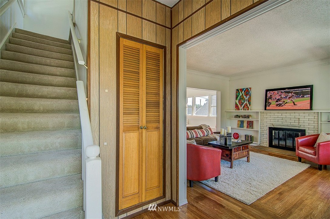 930 North 76th Street Seattle, WA 98103 - Photo 4 of 24