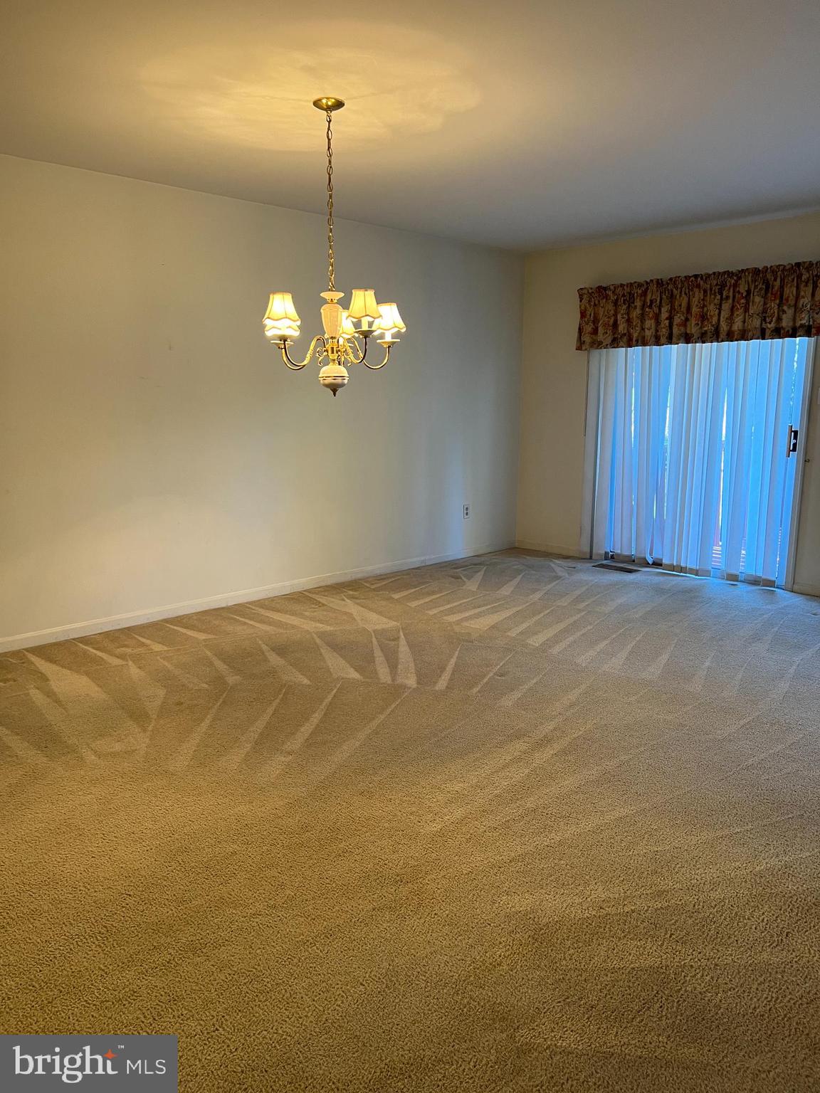 8 Deer Run Road Perkasie, PA 18944 - Photo 13 of 41 Dining room