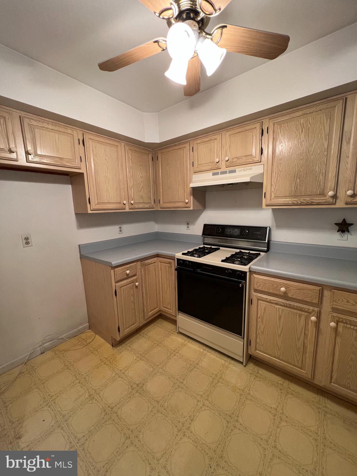 8 Deer Run Road Perkasie, PA 18944 - Photo 5 of 41 Kitchen