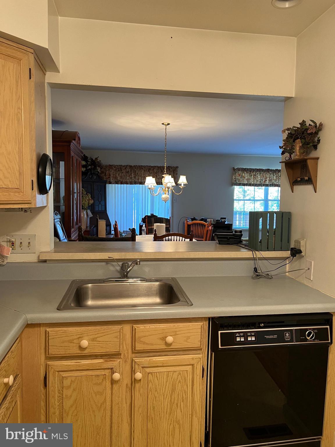 8 Deer Run Road Perkasie, PA 18944 - Photo 7 of 41 Kitchen pass thru