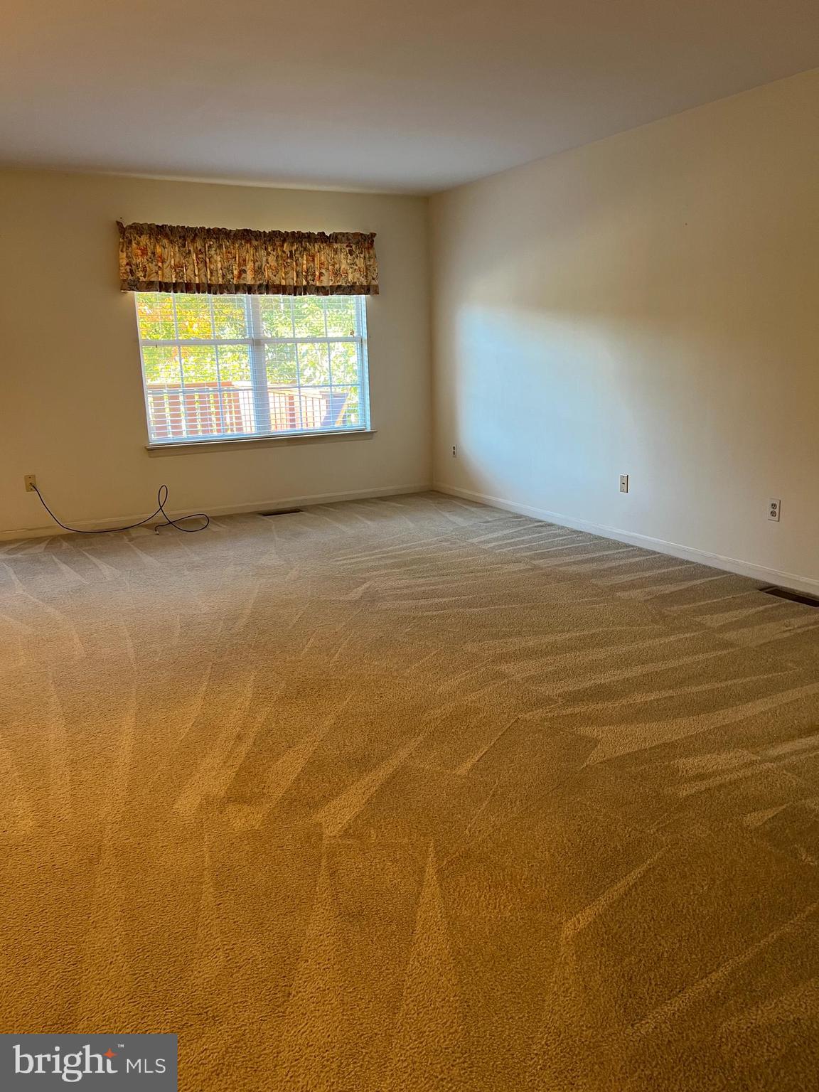 8 Deer Run Road Perkasie, PA 18944 - Photo 8 of 41 Living Room