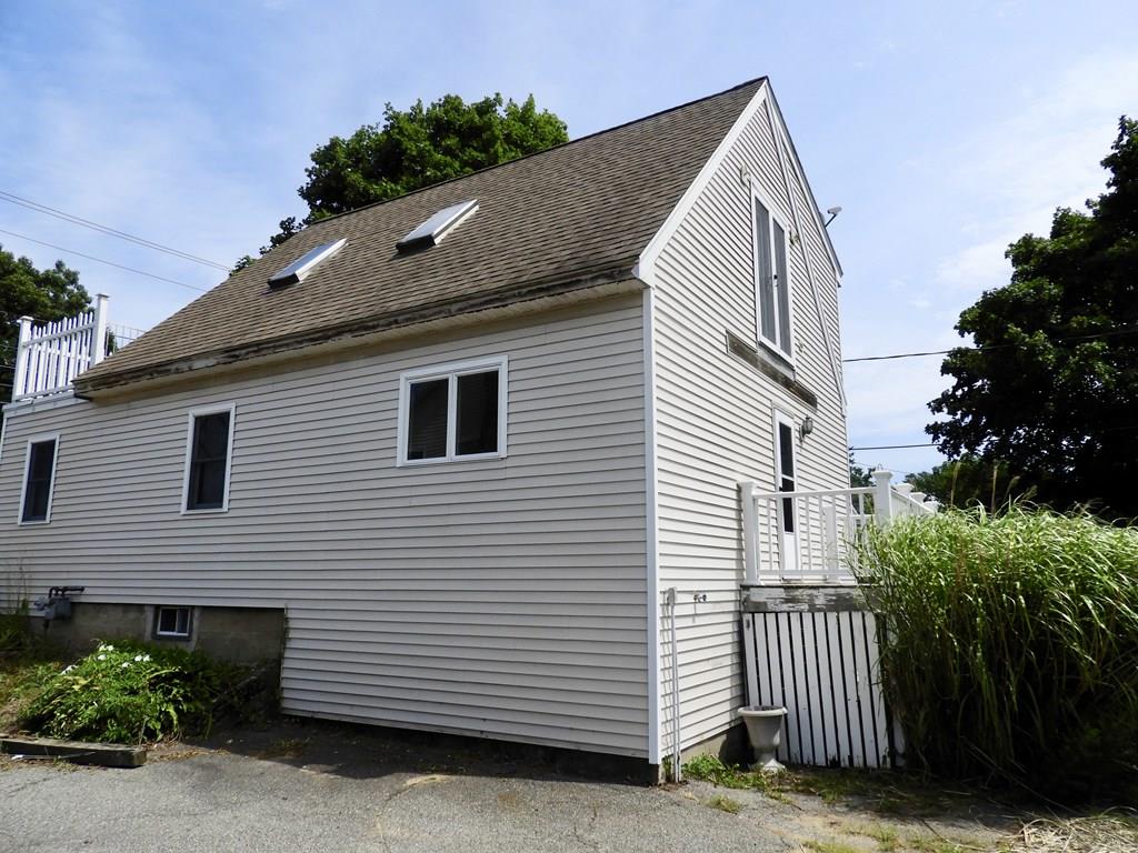 76 Beach Road Salisbury, MA 01952 - Photo 4 of 26