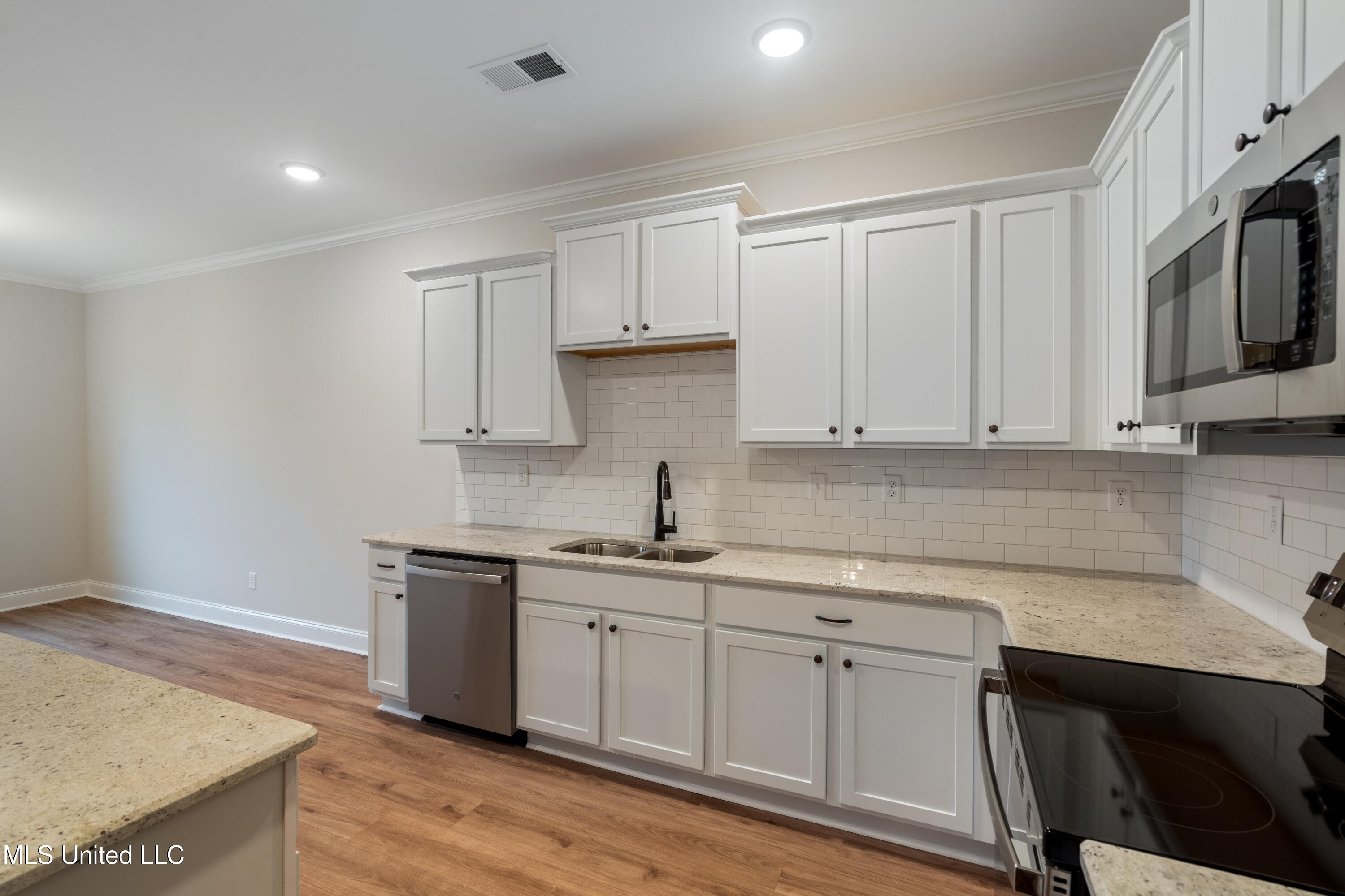 768 Lucas Lane Hernando, MS 38632 - Photo 12 of 31 kitchen cabinets (1)