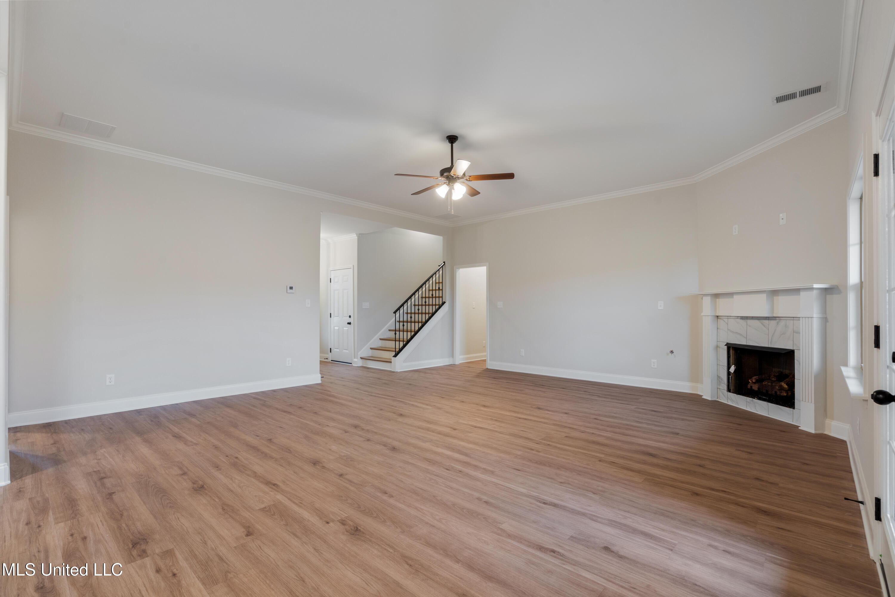 768 Lucas Lane Hernando, MS 38632 - Photo 8 of 31 family room 2