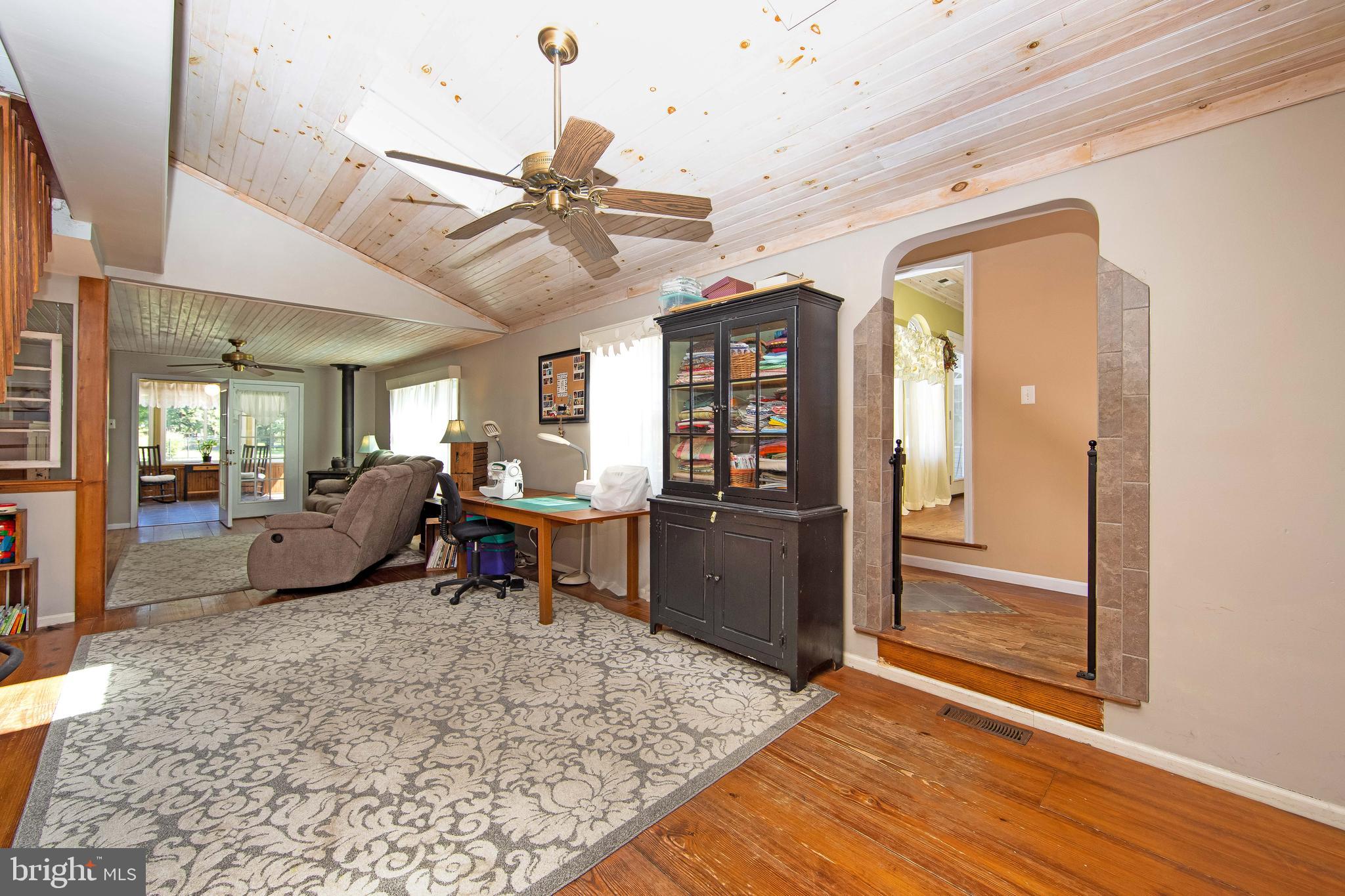 27 Wicklow Drive Tabernacle, NJ 08088 - Photo 19 of 65 a living room with furniture a window and appliances