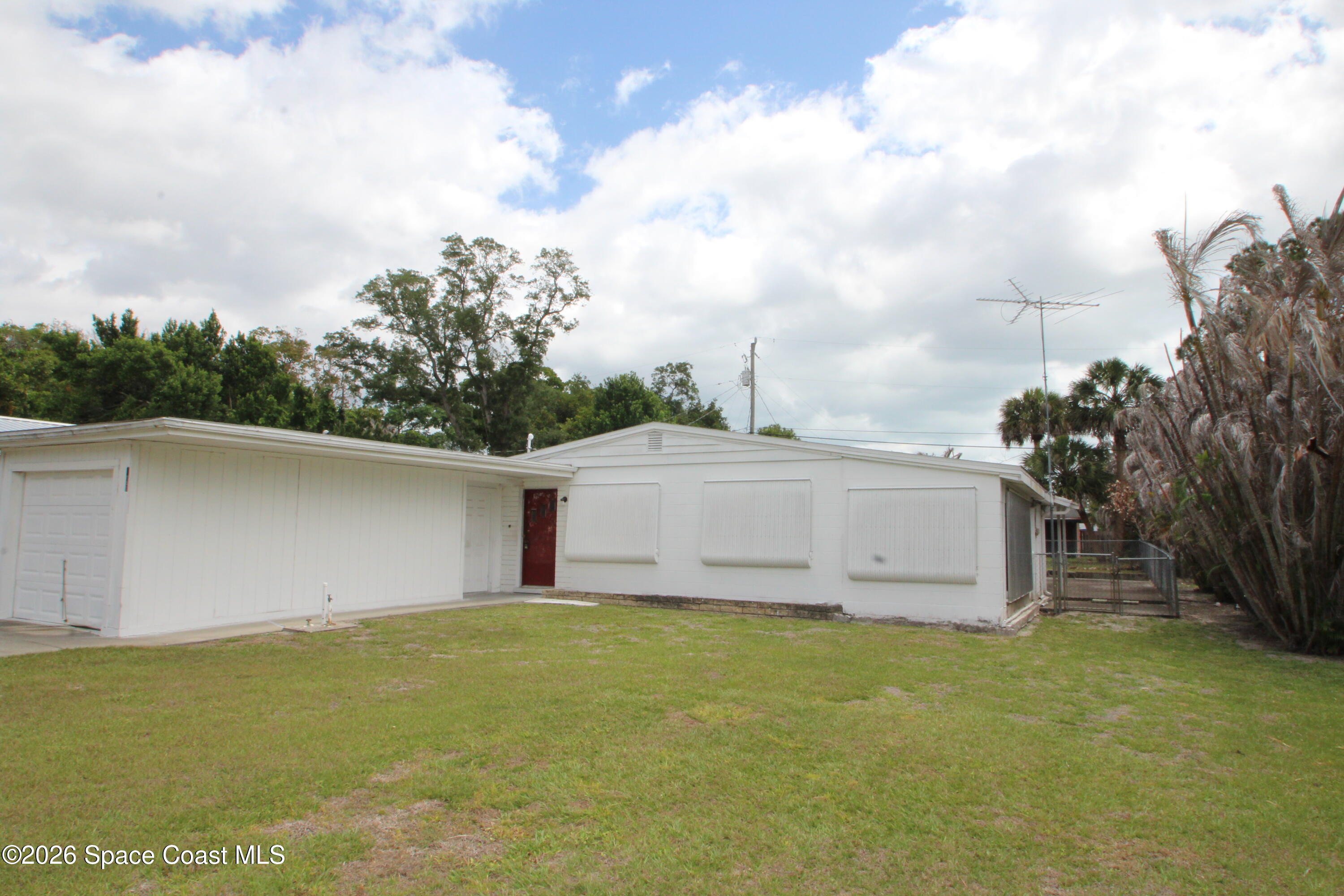 441 Bluff Drive Melbourne, FL 32901 - Photo 2 of 16 IMG_7520