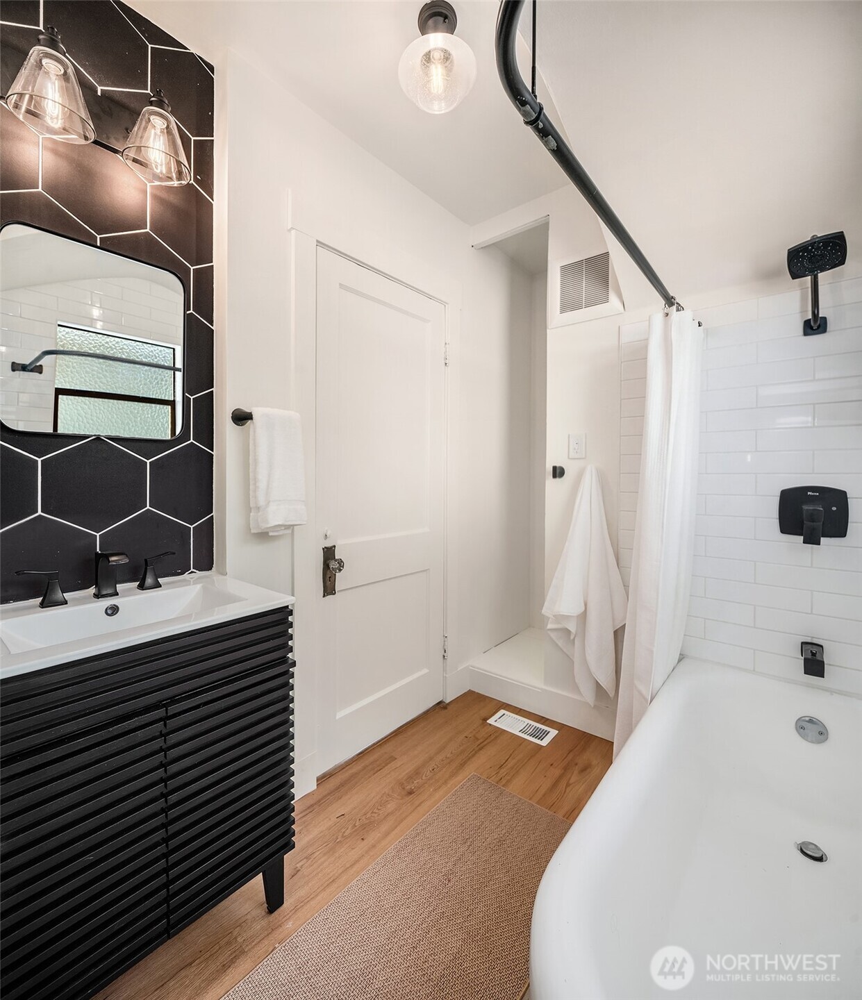 8416 40th Avenue Southwest Seattle, WA 98136 - Photo 14 of 32 Gallery Image 14