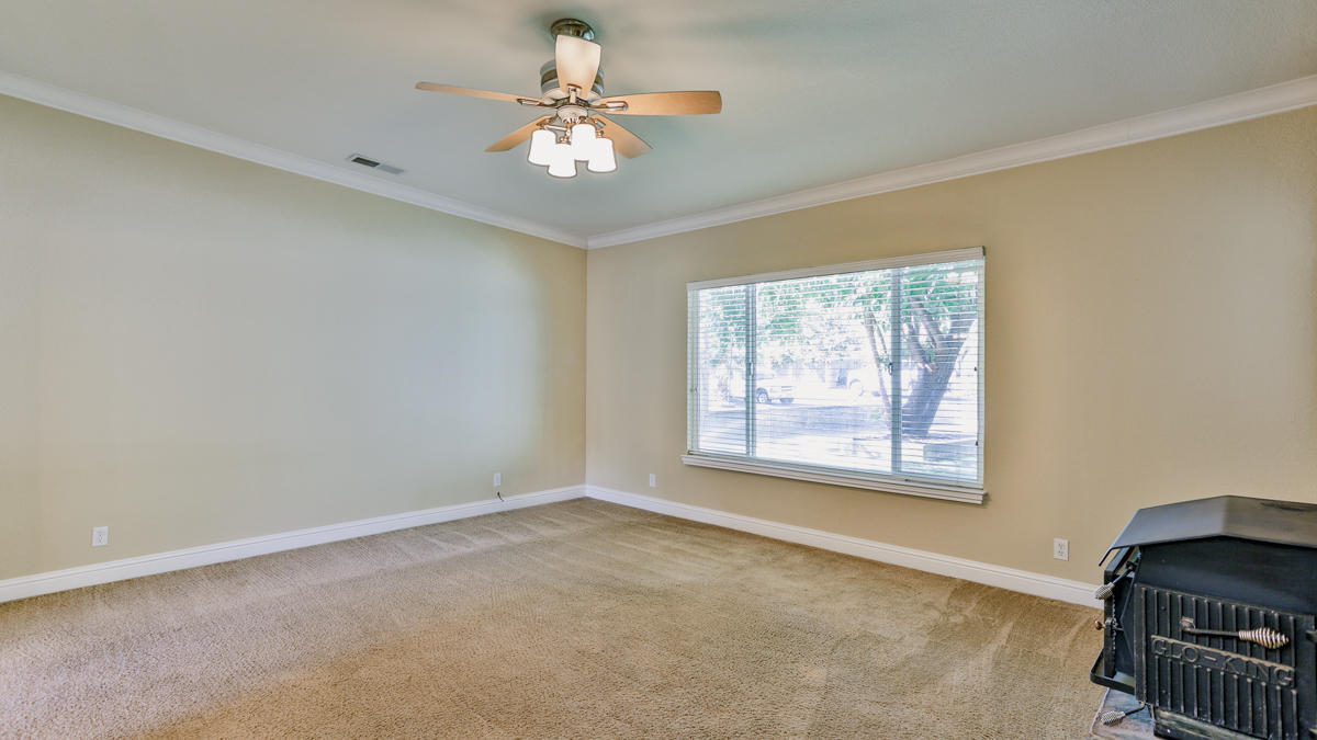1061 Woodside Meadows Road Redding, CA 96002 - Photo 6 of 22 untitled (4 of 60)