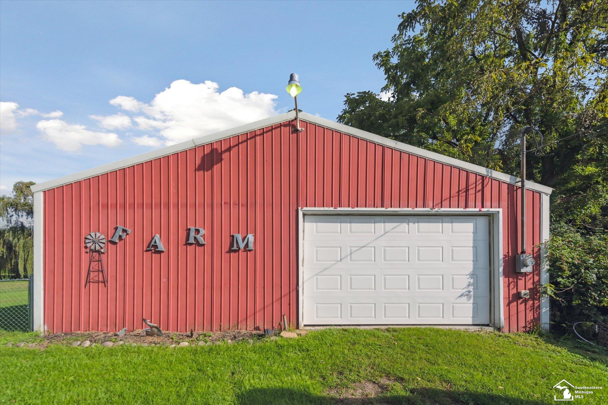 475 Carleton Rockwood Road Carleton, MI 48117 - Photo 13 of 24 50122274-12.JPG
