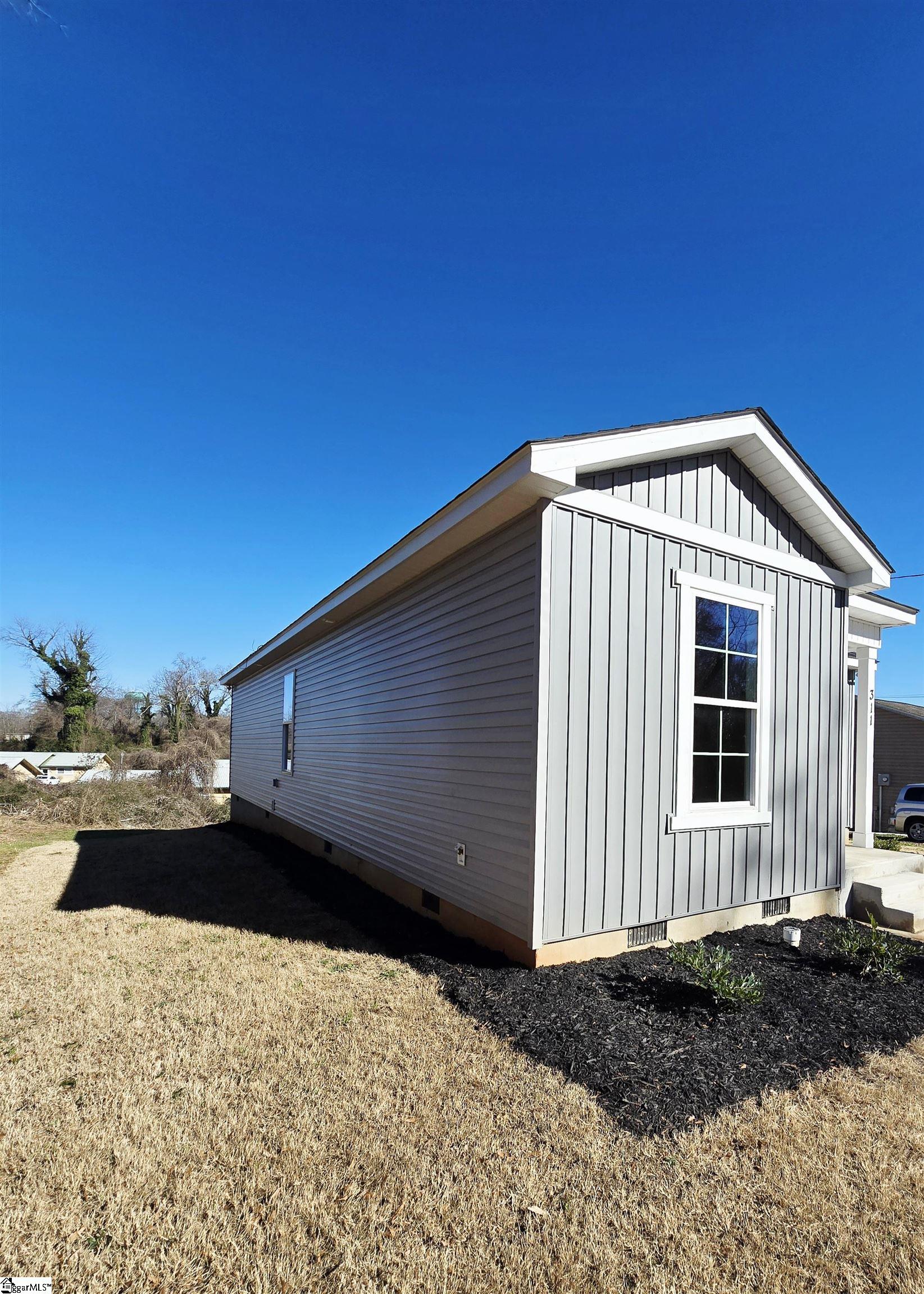 311 Tribble Street Seneca, SC 29678 - Photo 4 of 17