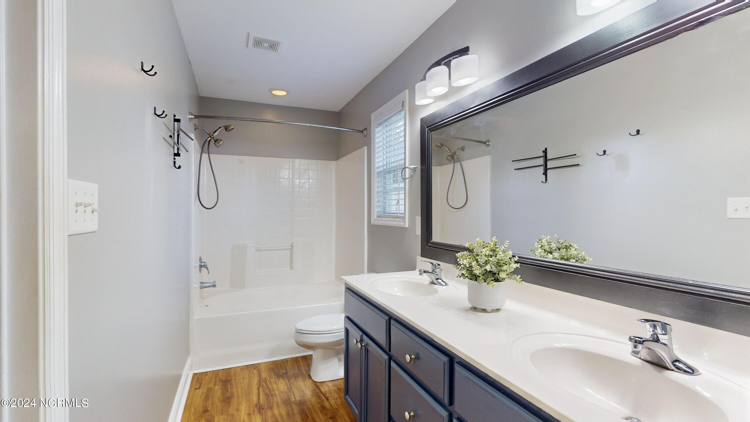 309 Conner Grant Road New Bern, NC 28562 - Photo 23 of 38 MASTER BATH