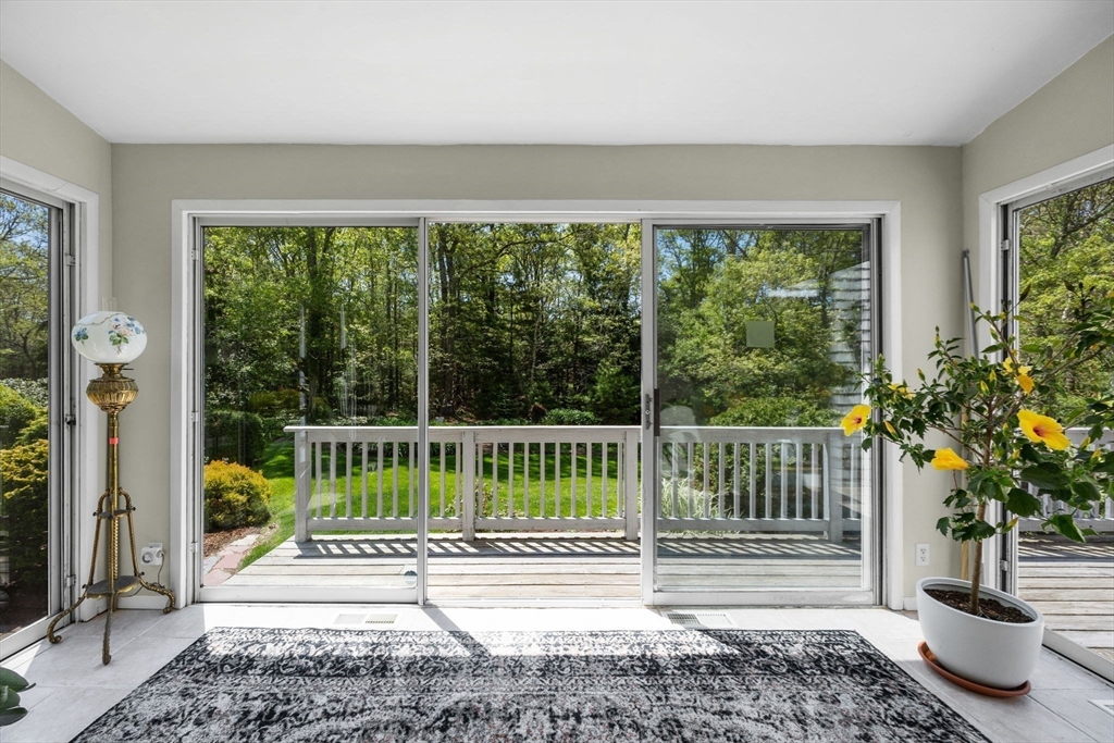 17 Claus Way Barnstable, MA 02648 - Photo 12 of 38 Gallery Image 12