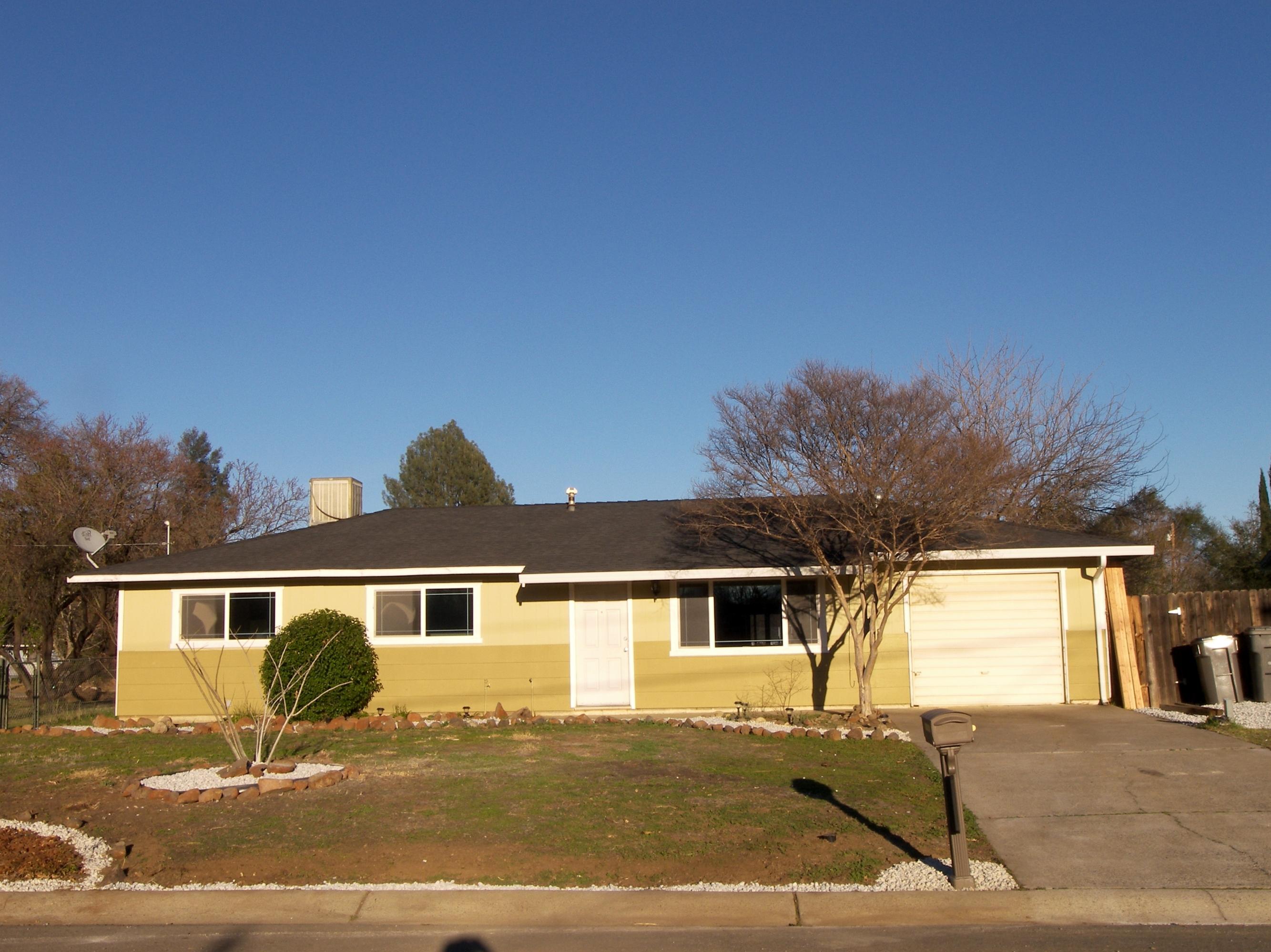 6921 Weeks Road Redding, CA 96002 - Photo 1 of 33 House - Front View (A)