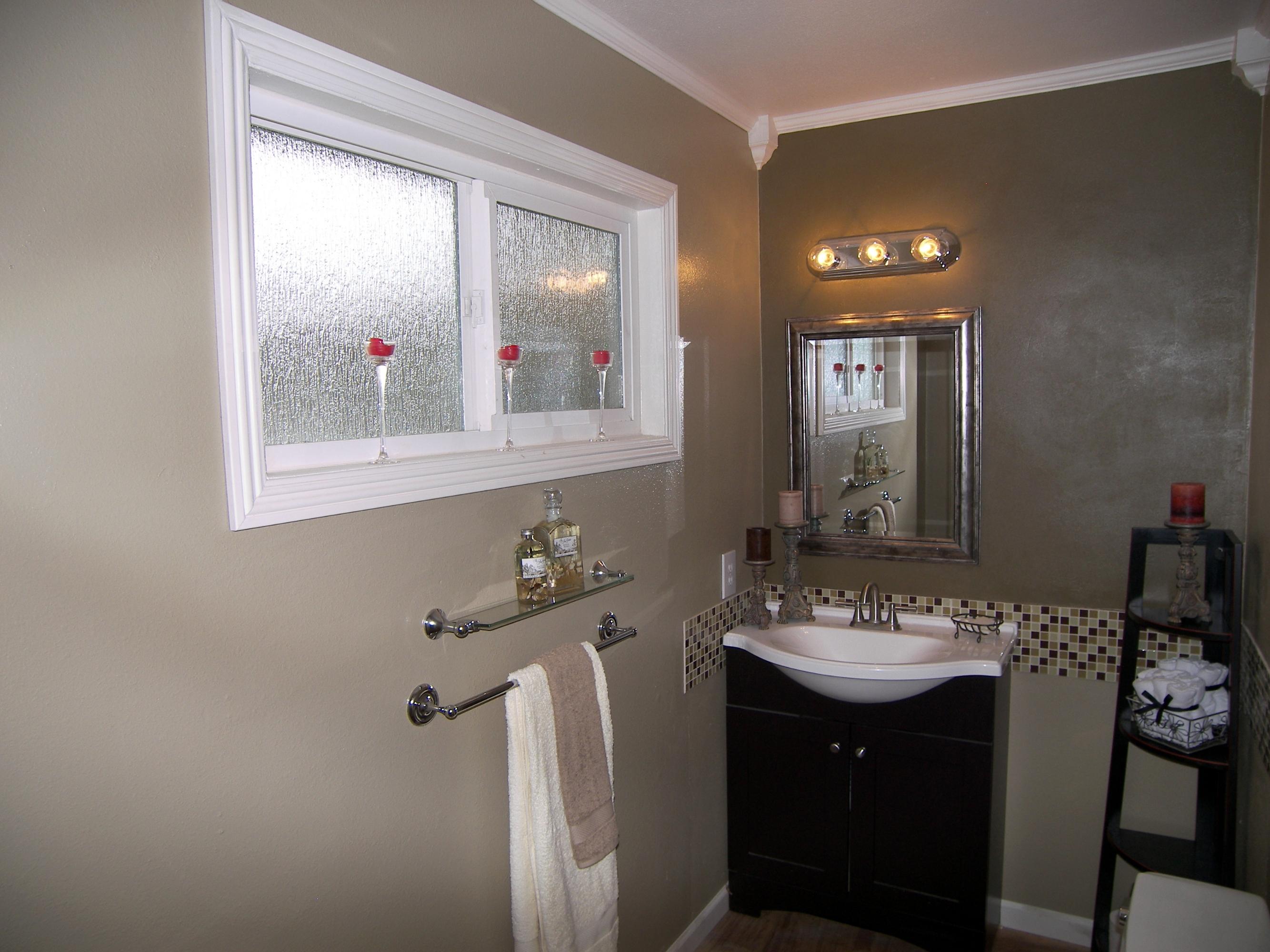 6921 Weeks Road Redding, CA 96002 - Photo 19 of 33 Master Bath Room (C)