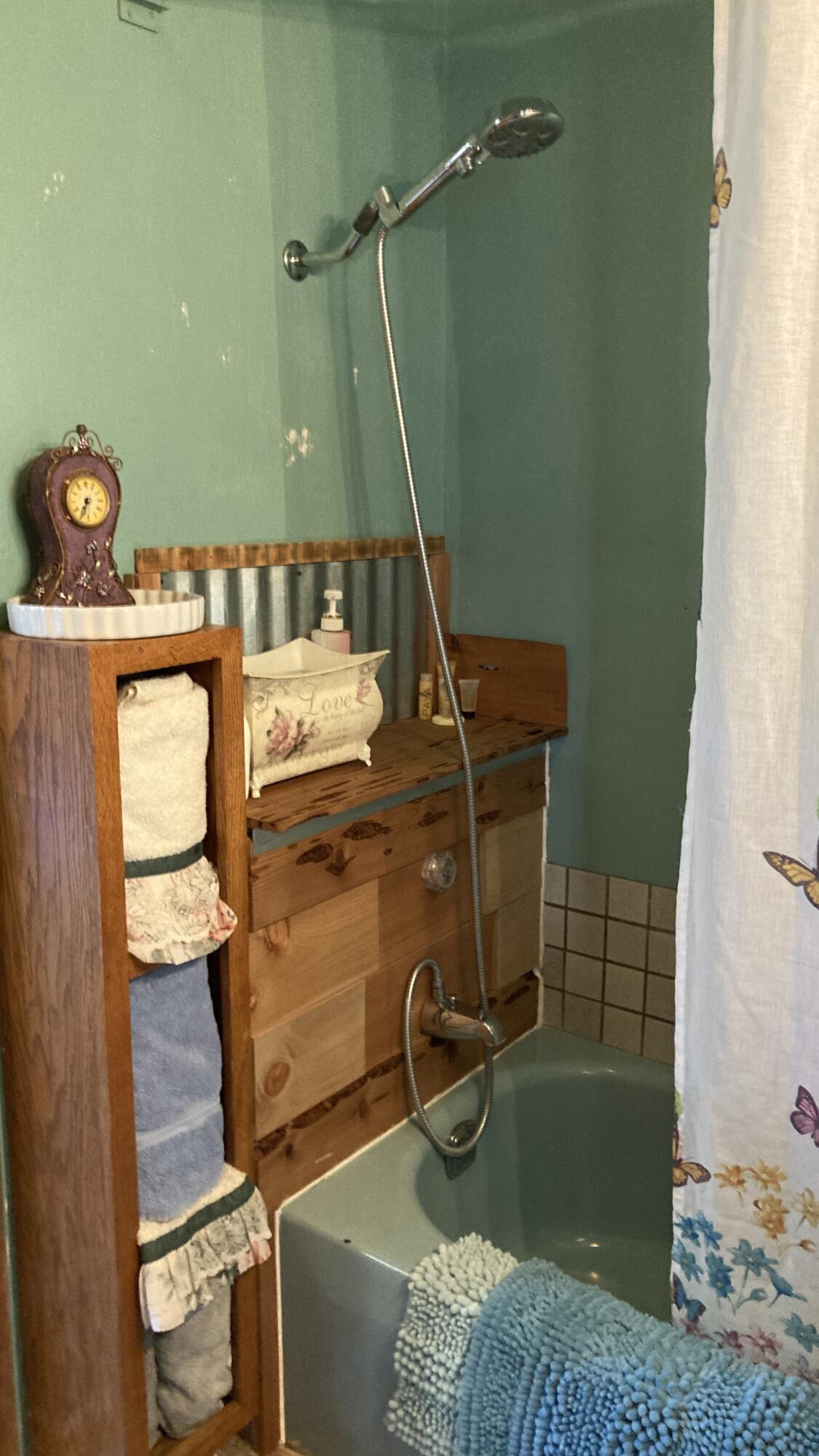 640-540 Iris Road McArthur, CA 96056 - Photo 33 of 41 a bathroom with a granite countertop sink and a mirror