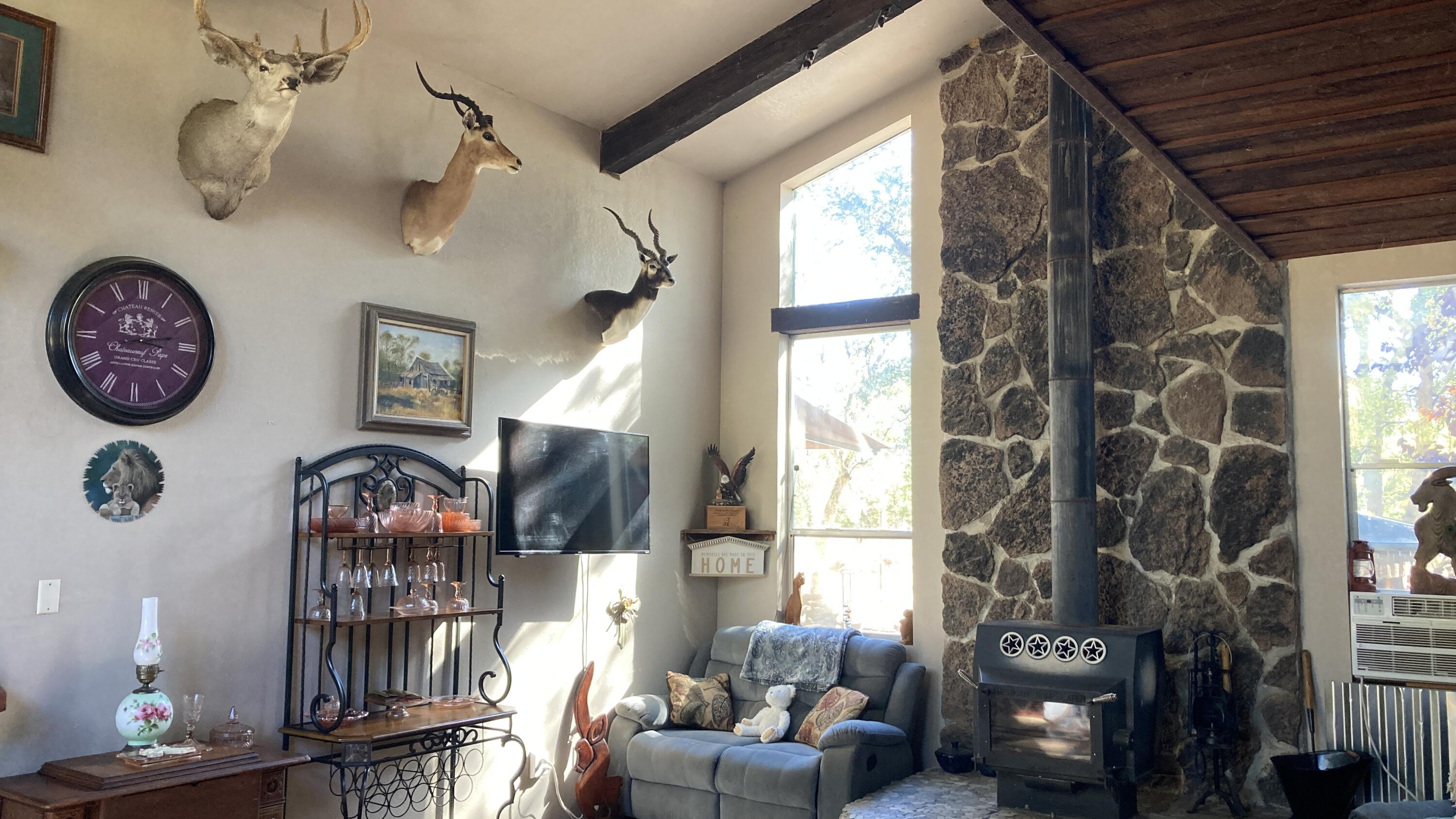640-540 Iris Road McArthur, CA 96056 - Photo 7 of 41 a front view of a house with entryway and wooden floor