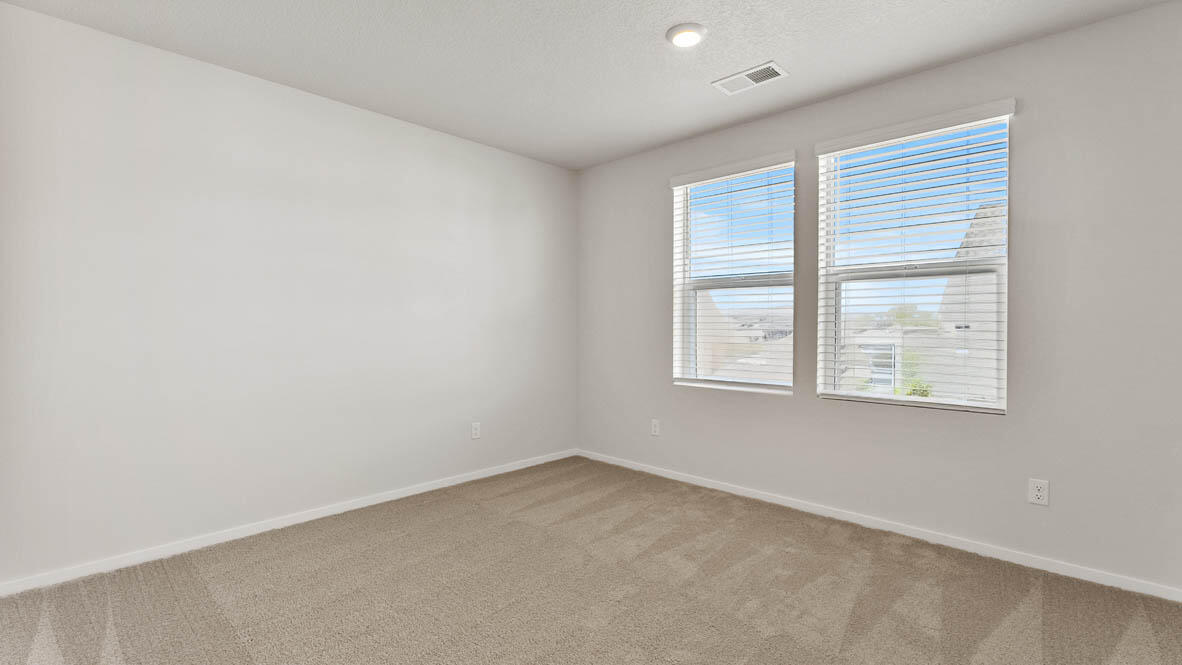 61172 Southeast Splendor Lane Bend, OR 97702 - Photo 21 of 26 021 primary bedroom