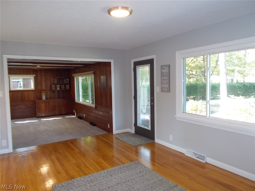 748 Fairwood Road New Franklin, OH 44319 - Photo 9 of 34
