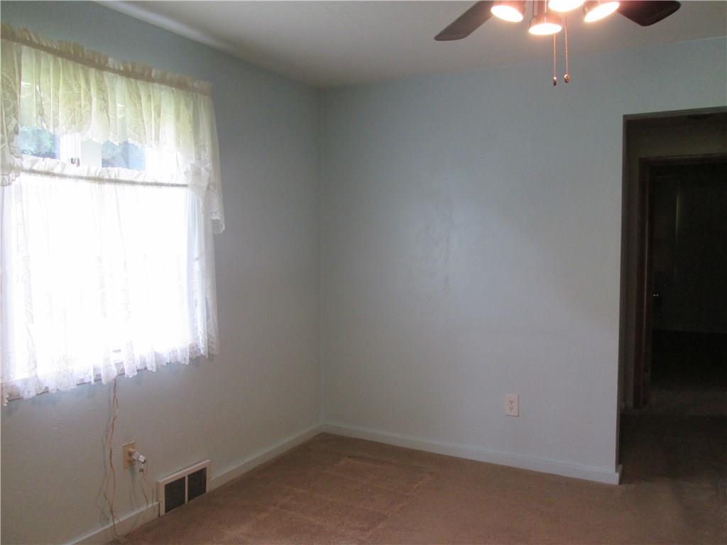652 Patterson Road Bethel Park, PA 15102 - Photo 4 of 23 Gallery Image 4