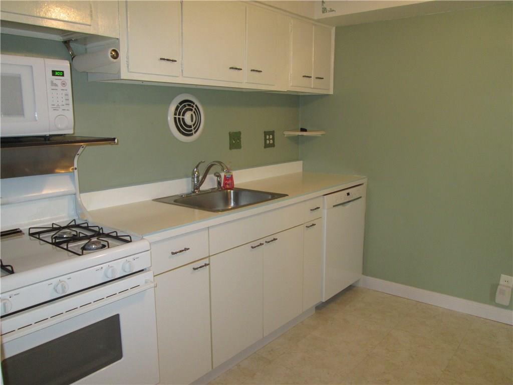 652 Patterson Road Bethel Park, PA 15102 - Photo 6 of 23 Gallery Image 6