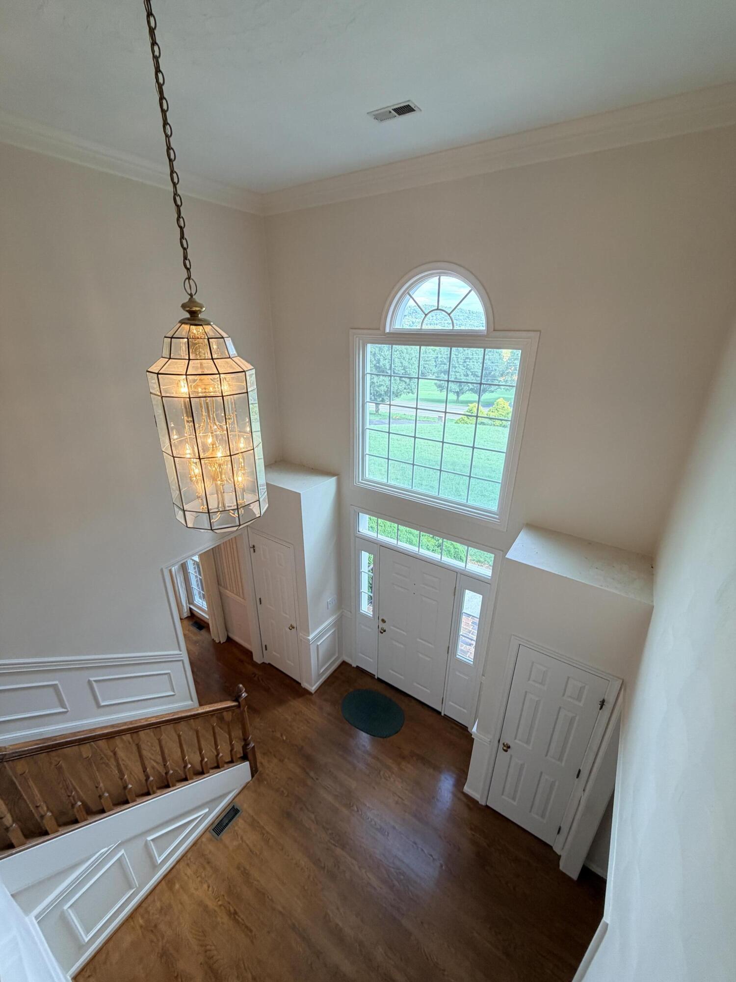 1840 Mountain View Road Vinton, VA 24179 - Photo 3 of 29 20260710_210513188_iOS
