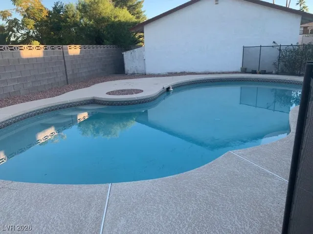 $2,935 | 6860 Tara Avenue, Las Vegas, NV 89146