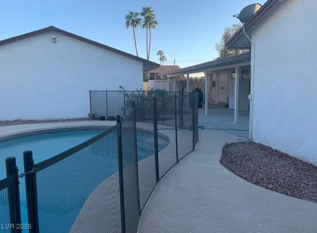 $2,935 | 6860 Tara Avenue, Las Vegas, NV 89146