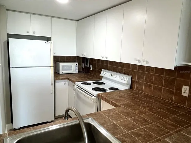 $299,000 | 880 Mandalay Avenue, Unit C512, Clearwater Beach, FL 33767