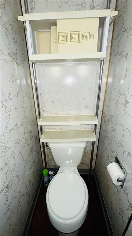 133 Old Pike Road Freeport, PA 16229 - Photo 24 of 30 Powder room off one bedroom.