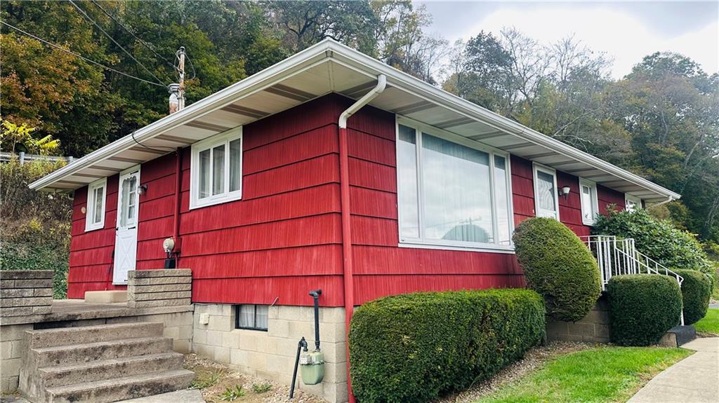 133 Old Pike Road Freeport, PA 16229 - Photo 3 of 30