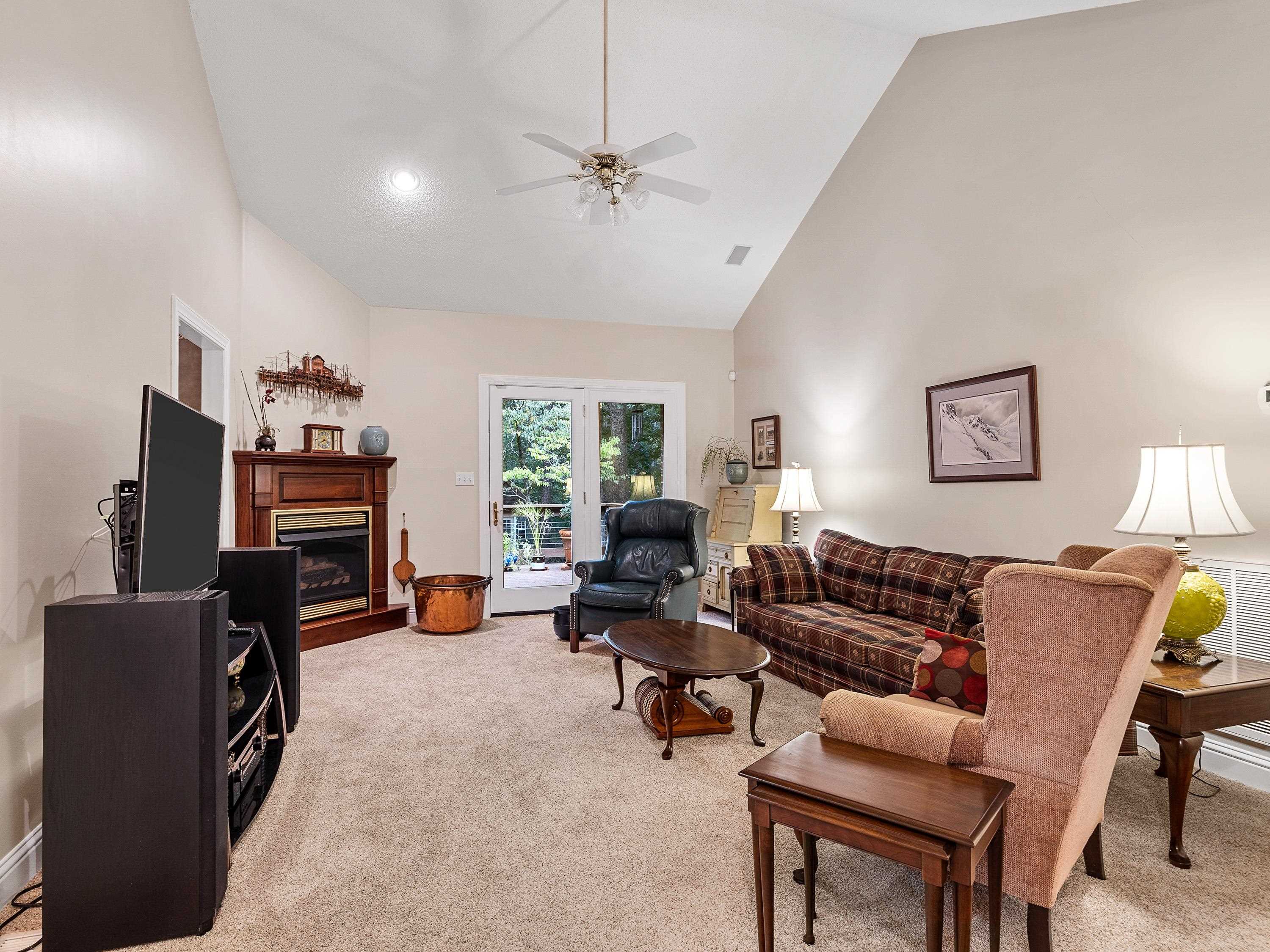 114 Wendover Road Greenwood, SC 29649 - Photo 4 of 36