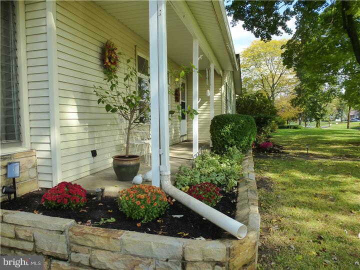 43 Federal City Road Ewing, NJ 08638 - Photo 4 of 25 Porch