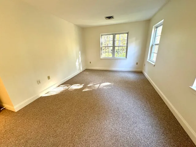 $3,100 | 400 Brookside Drive, Unit G, Andover, MA 01810