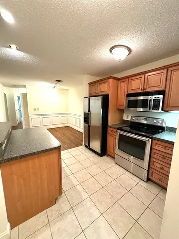 $3,100 | 400 Brookside Drive, Unit G, Andover, MA 01810