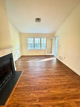 $3,100 | 400 Brookside Drive, Unit G, Andover, MA 01810