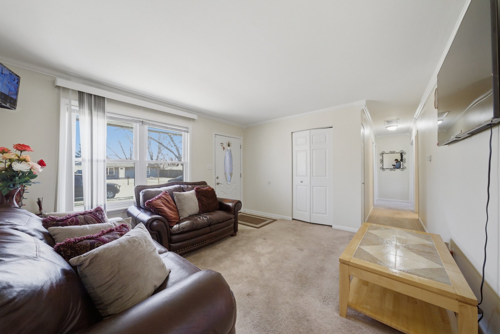 175 Creekside Drive Bolingbrook, IL 60440 - Photo 2 of 13