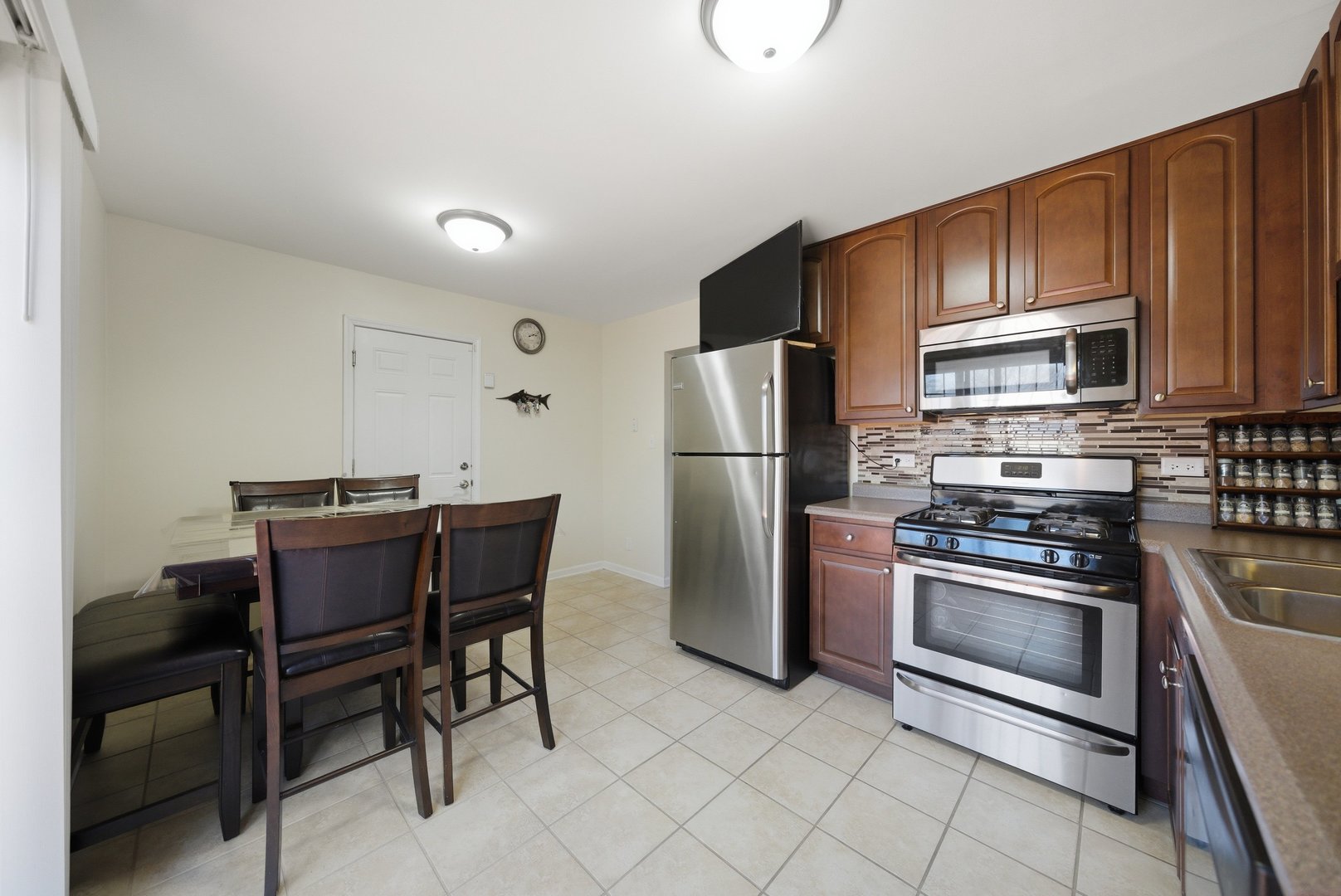 175 Creekside Drive Bolingbrook, IL 60440 - Photo 4 of 13