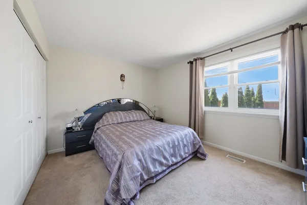 $280,000 | 175 Creekside Drive, Bolingbrook, IL 60440