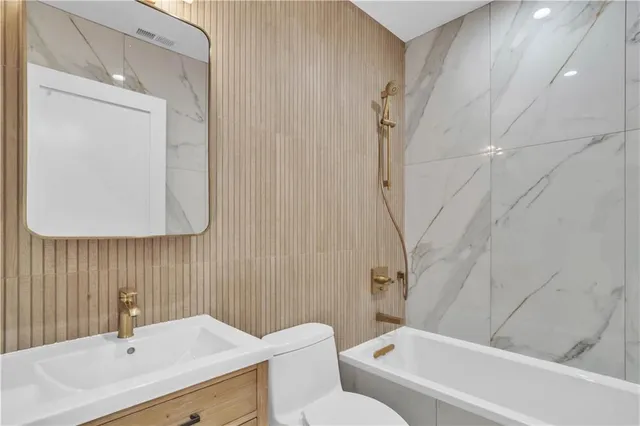 $1,195,000 | 266 10th Street, Unit 2 | Gowanus