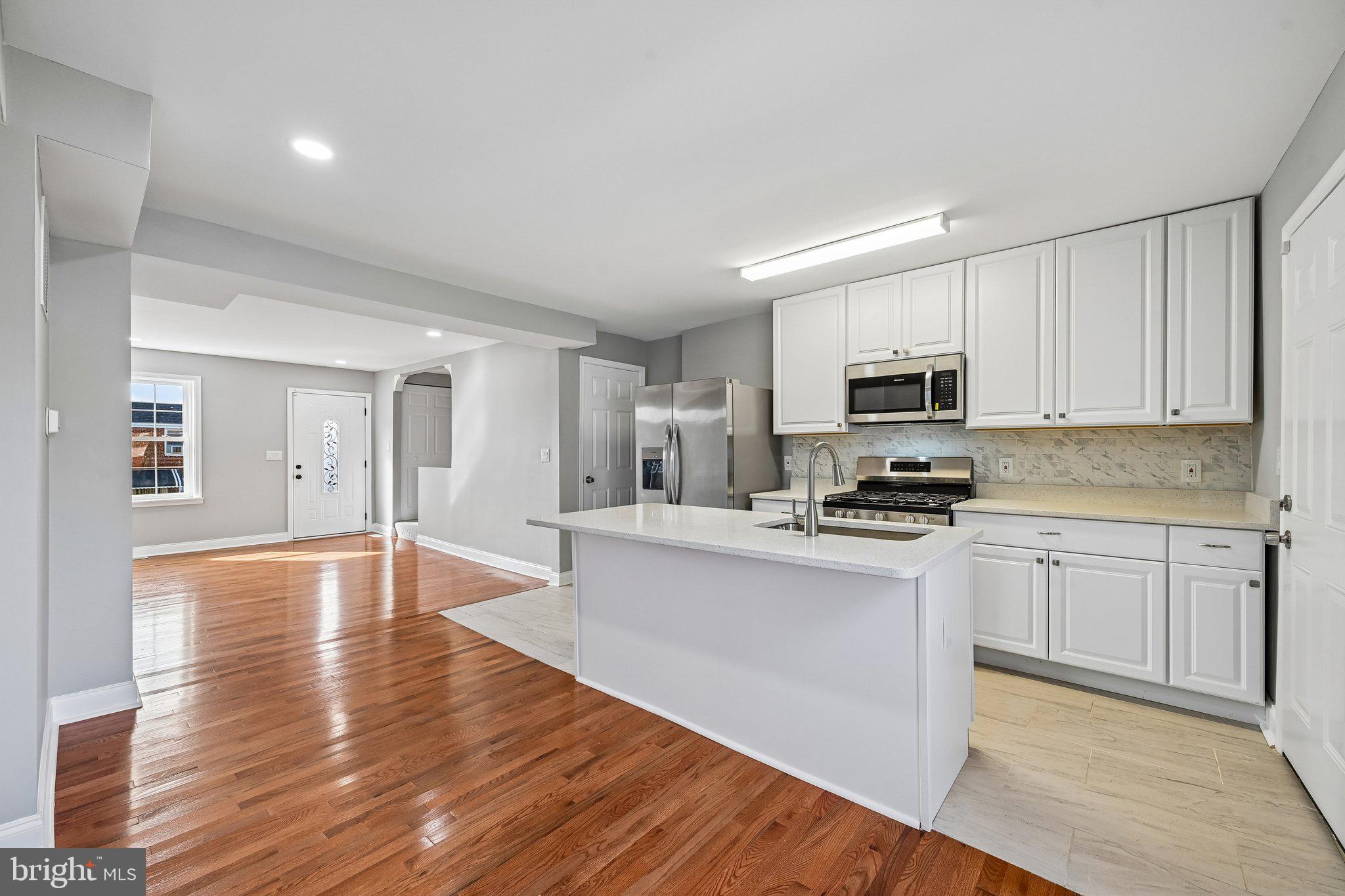 628 Roundview Road Baltimore, MD 21225 - Photo 10 of 43