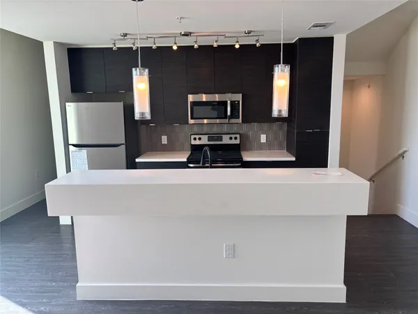 $2,000 | 604 North Bluff Drive, Unit 242, Austin, TX 78745