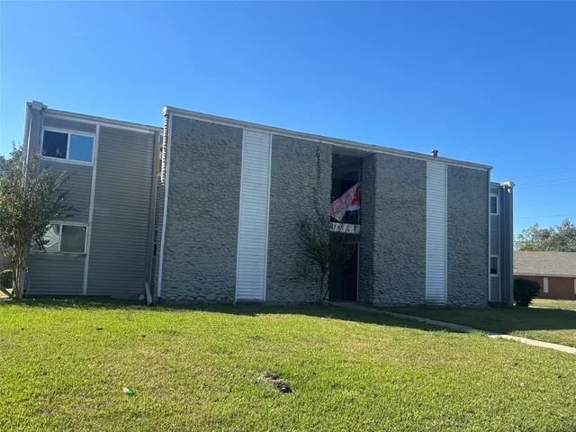 $1,000 | 6702 Biggs Court, Unit 4, Houston, TX 77061